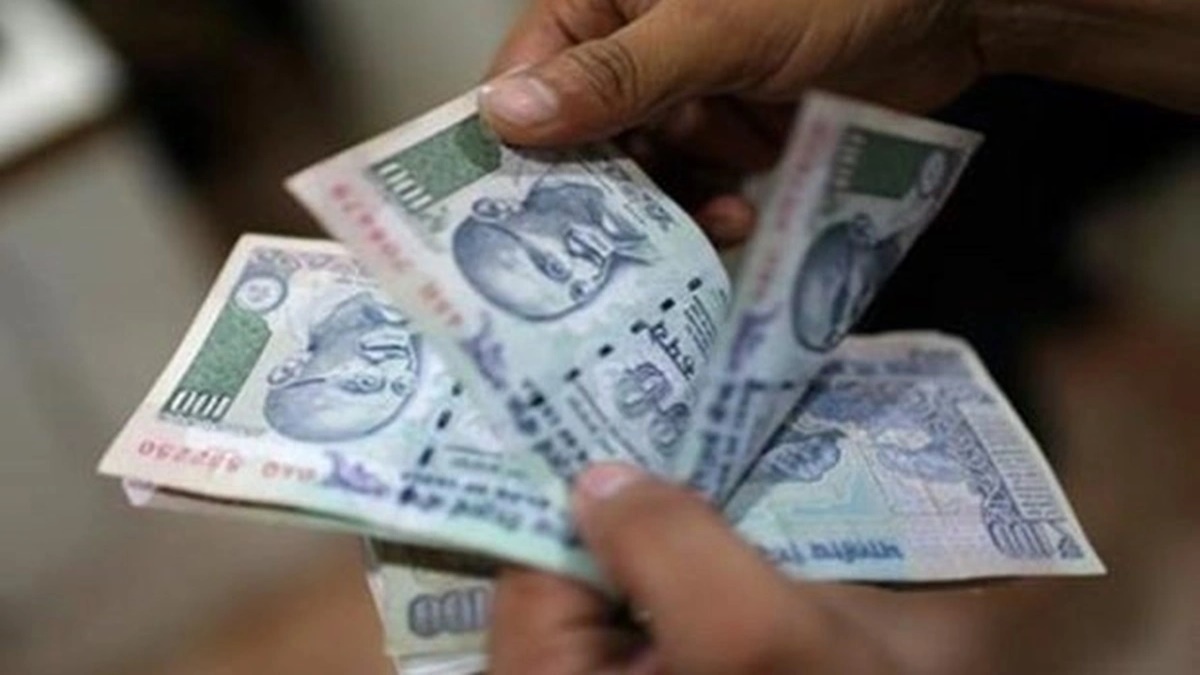 Rupee to weaken on dollar rally, RBI likely to intervene