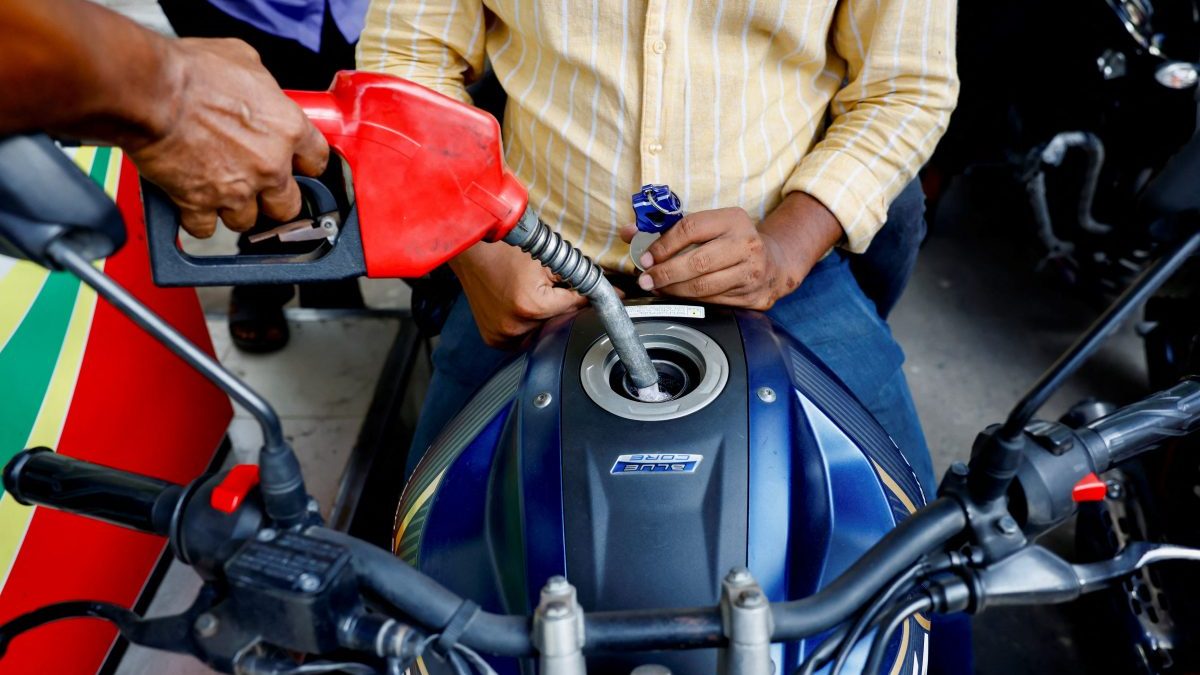 Petrol and Diesel Rate Today, 31 July: Congress asks for 35% reduction in prices; Check rates in Delhi, Mumbai, other cities