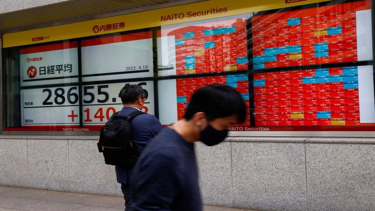 Asia’s stock markets split as US-China outlooks diverge