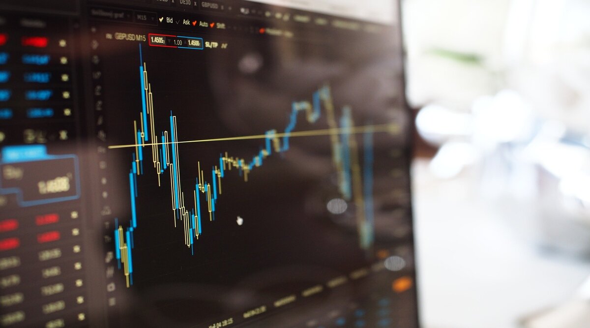 Nifty must hold above 18500 for upmove towards 18600; buy these two stocks to pocket short-term gains