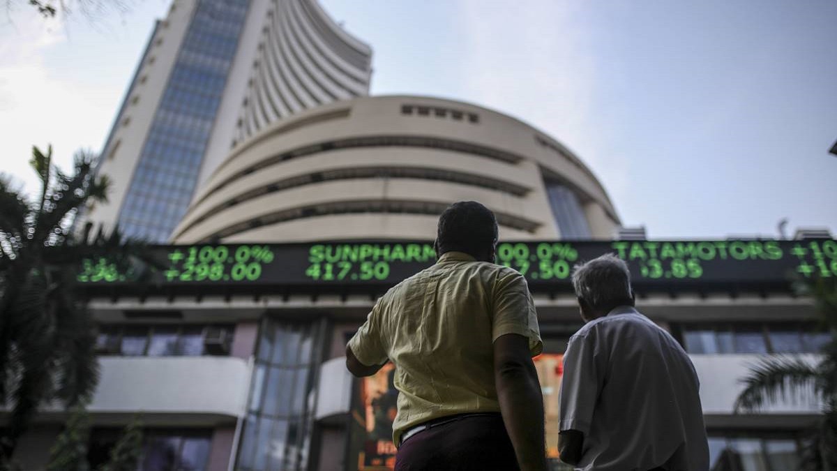 Indian shares trim weekly gains on profit booking post RBI policy