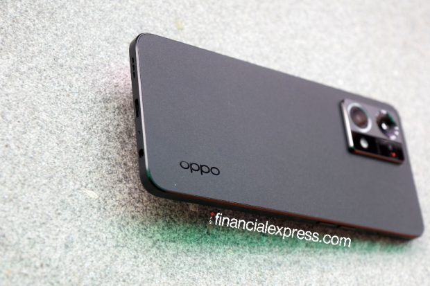 Oppo F21 Pro first look