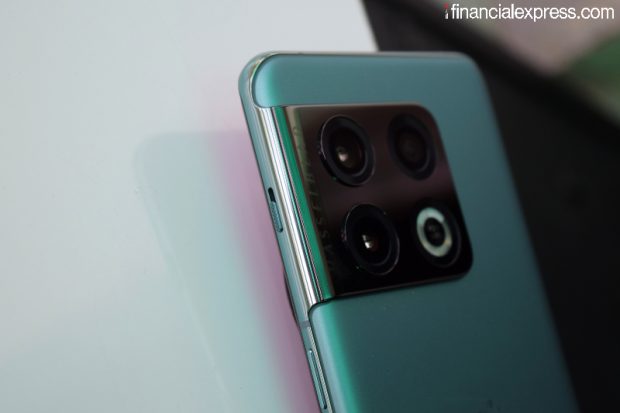 The outer frame is made of metal. You get OnePlus's hallmark alert slider in this phone. The OnePlus 10 Pro measures 8.5mm and weighs 201g. (Photo credit: Saurabh Singh/Financial Express)