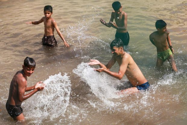 Western and southern parts of West Bengal sizzled as heatwave conditions scorched the state. (PTI Photo)