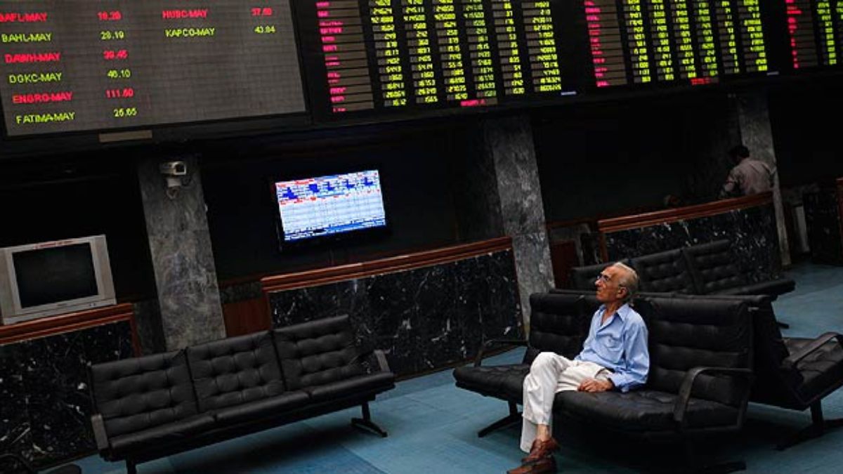 Asian shares stumble as traders sweat on Fed rates