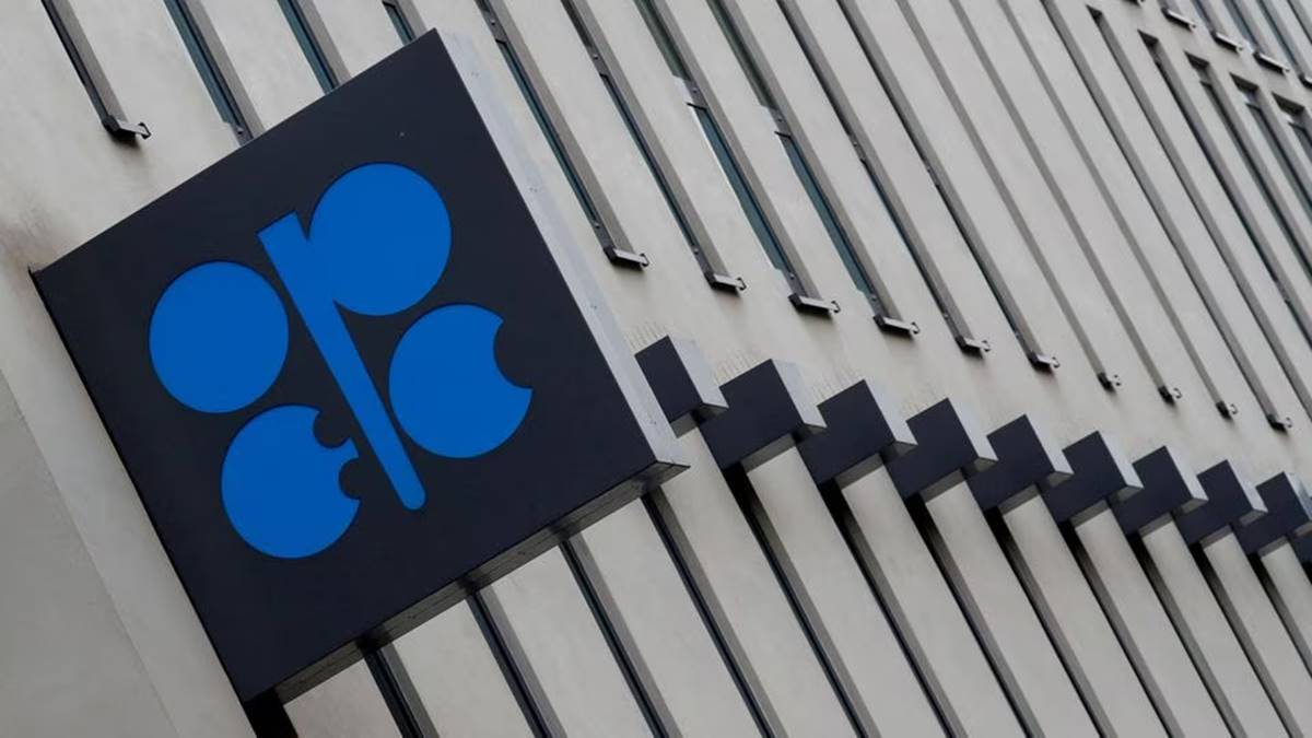 Saudi Arabia pledges big oil cuts in July as OPEC+ extends deal into 2024