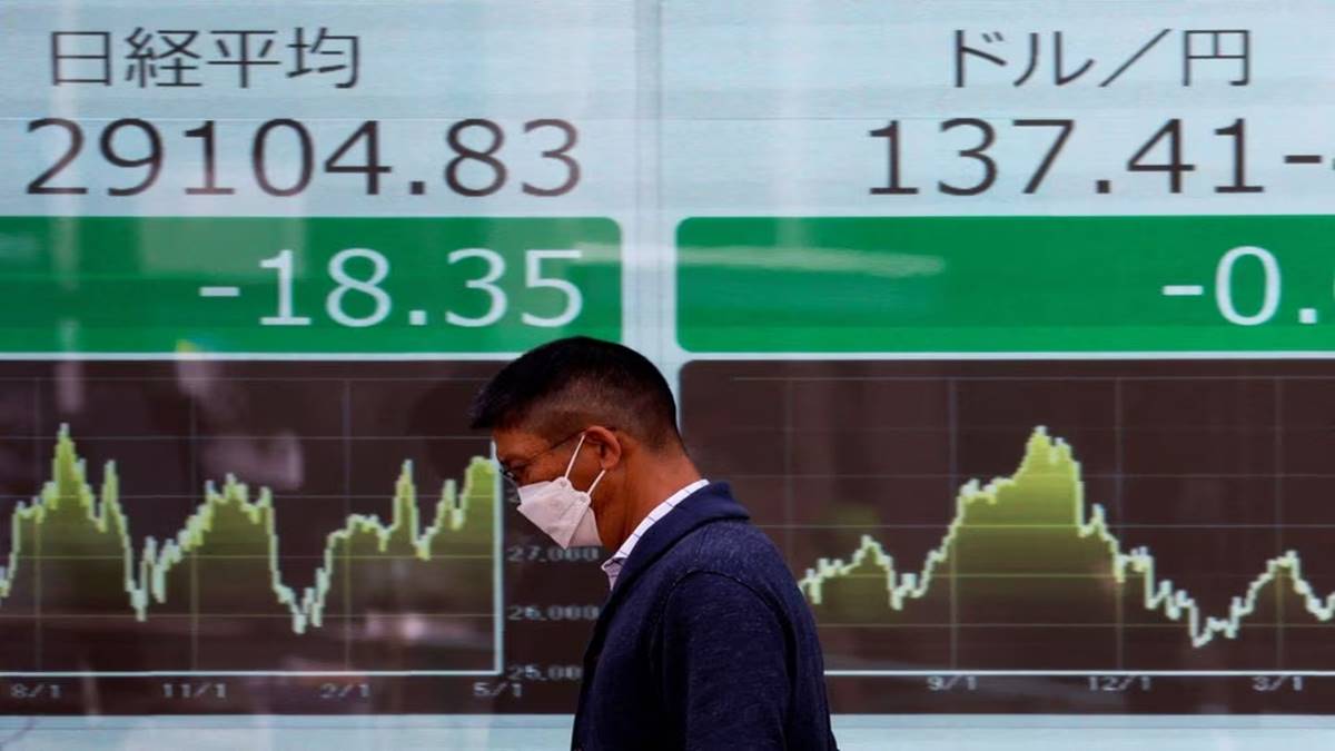 Asian shares extend global rally, oil rises after Saudi cuts