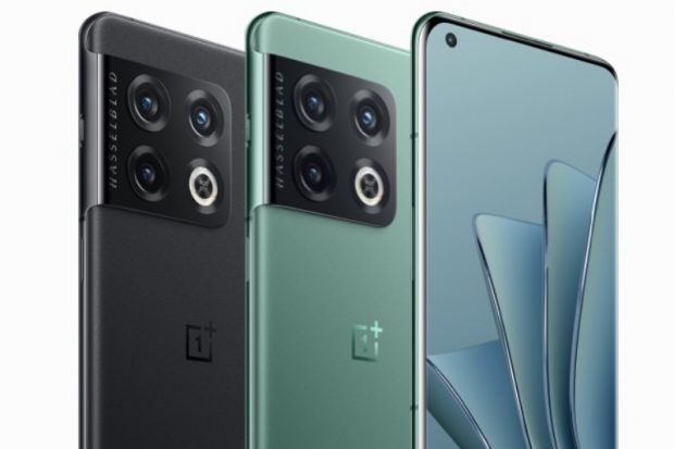 The OnePlus 10 Pro will come with a 120Hz fluid AMOLED with LTPO panel and hole punch cut-out – this will house a 32MP selfie camera. (Photo credit: OnePlus)