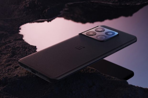 Physical dimensions shared by OnePlus – 163 x 73.9 x 8.55mm – seem to suggest that the OnePlus 10 Pro will be big and chunky, almost in the same ballpark figure as the S21 Ultra. (Photo credit: OnePlus)