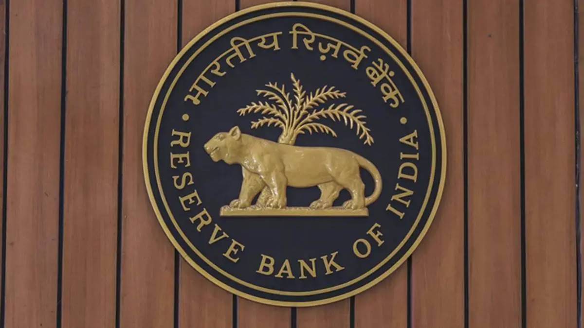 RBI gives nod to SBIFML to acquire 9.99 per cent stake in HDFC Bank