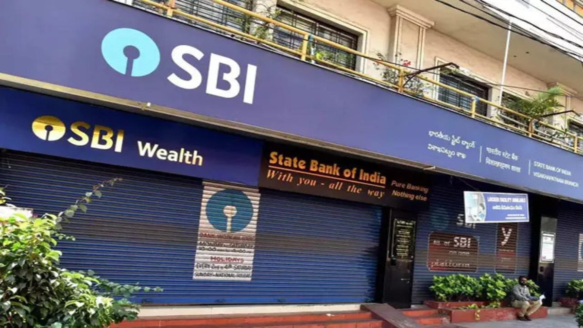 SBI share price jumps 1.6% today after posting record Q4FY23 profit; should you buy, sell, or hold?